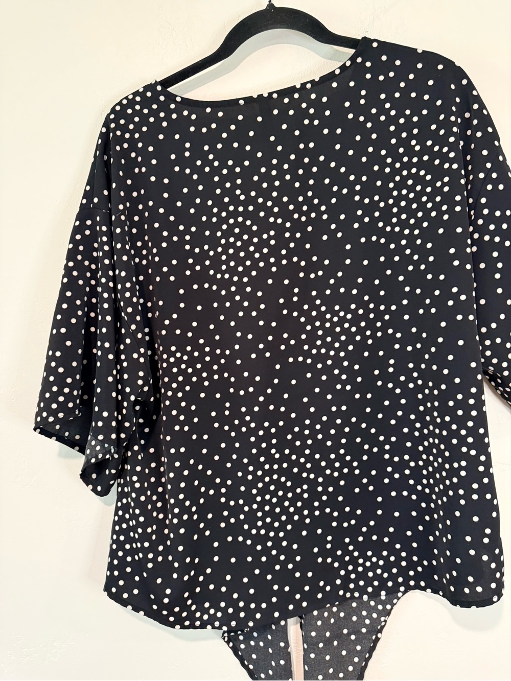 VIISHOW XL Black White Polka Dot Tie Front Blouse V Neck Flutter Sleeve Top - Picture 5 of 8